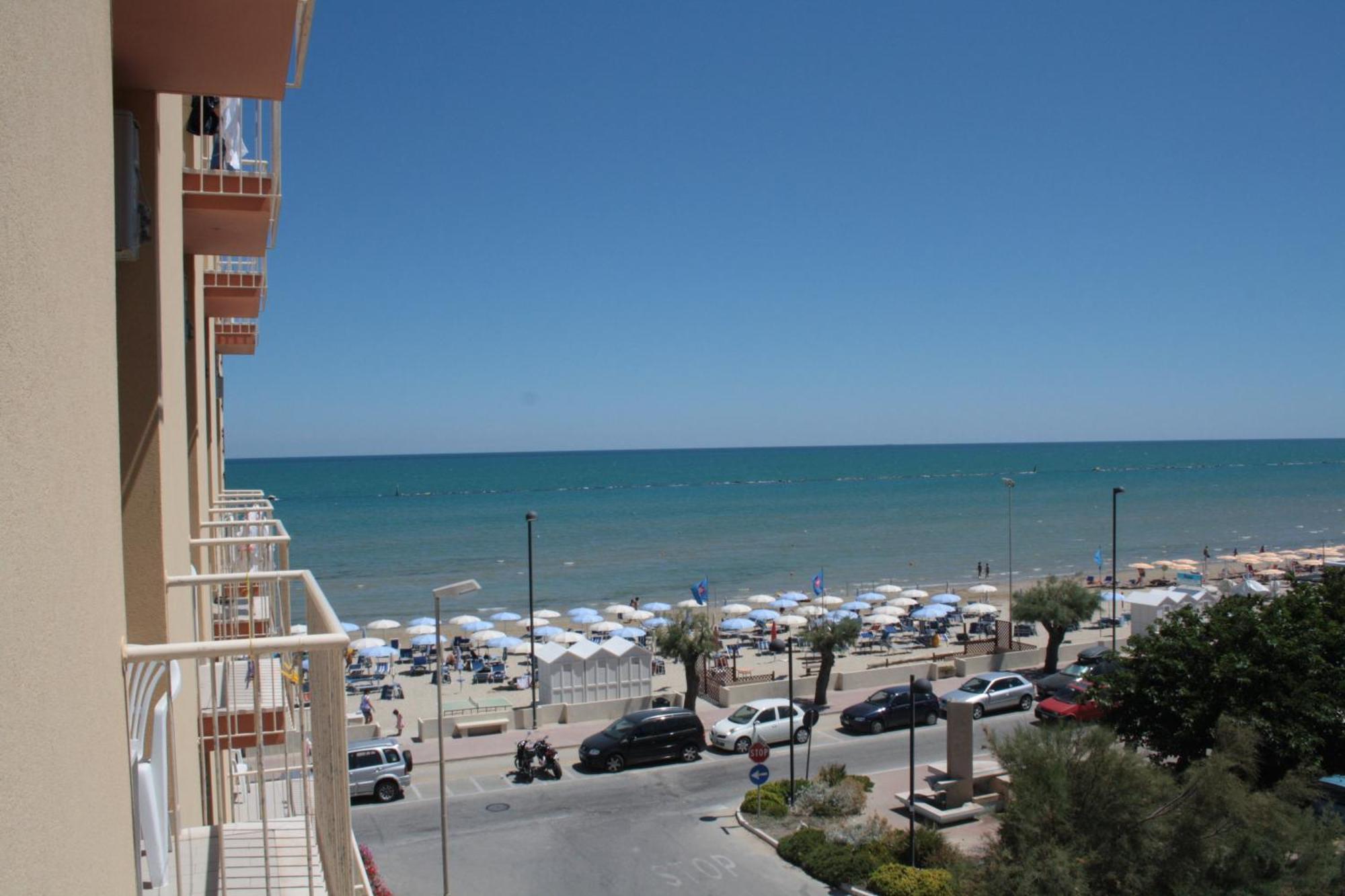 Hotel Florence Marotta Exterior foto