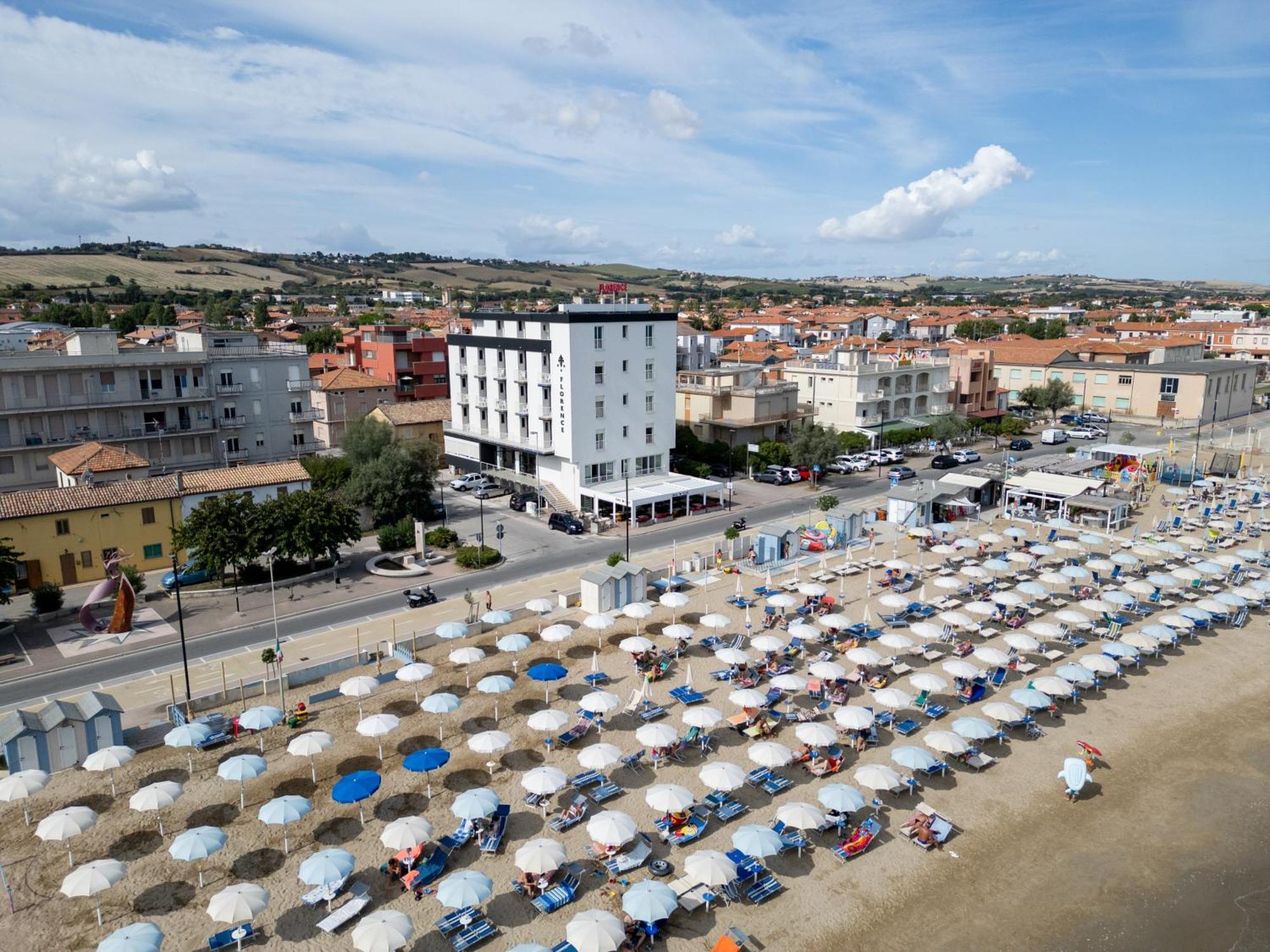 Hotel Florence Marotta Exterior foto