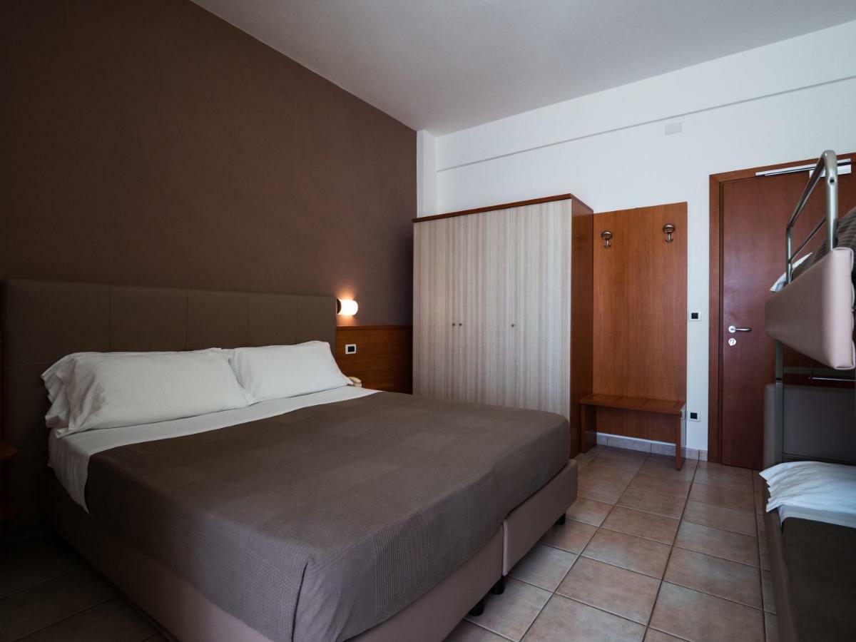 Hotel Florence Marotta Exterior foto